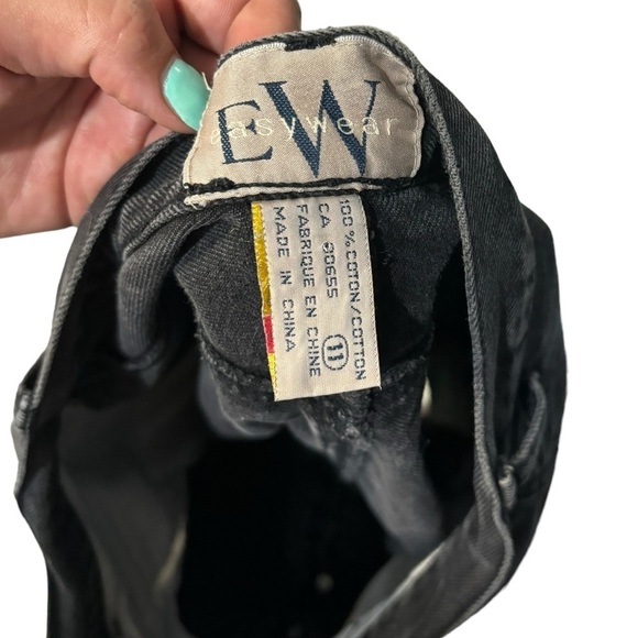 Vintage High  Wasted Shorts in EUC!!!​ - Picture 3 of 3